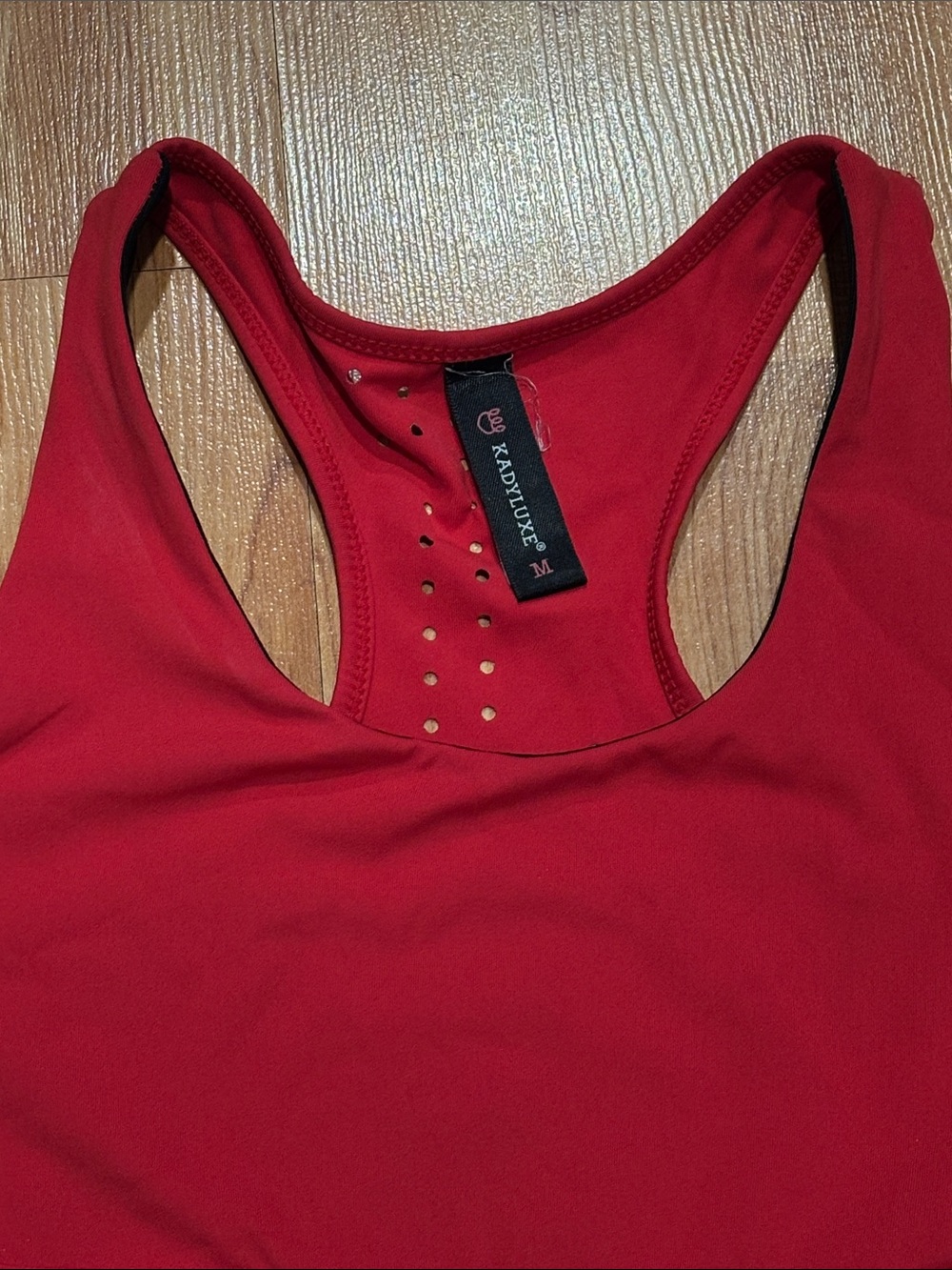 Cutout Active Sports Bra in Red - Picture 4 of 7